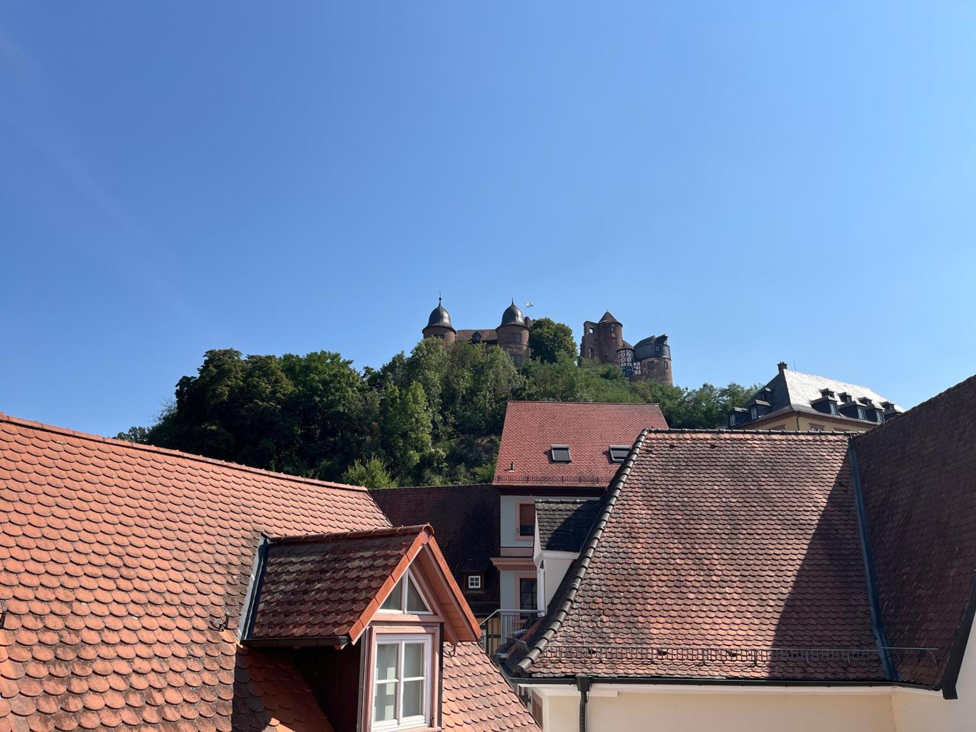 La Flamme Wertheim Garni Bed & Breakfast Eksteriør bilde